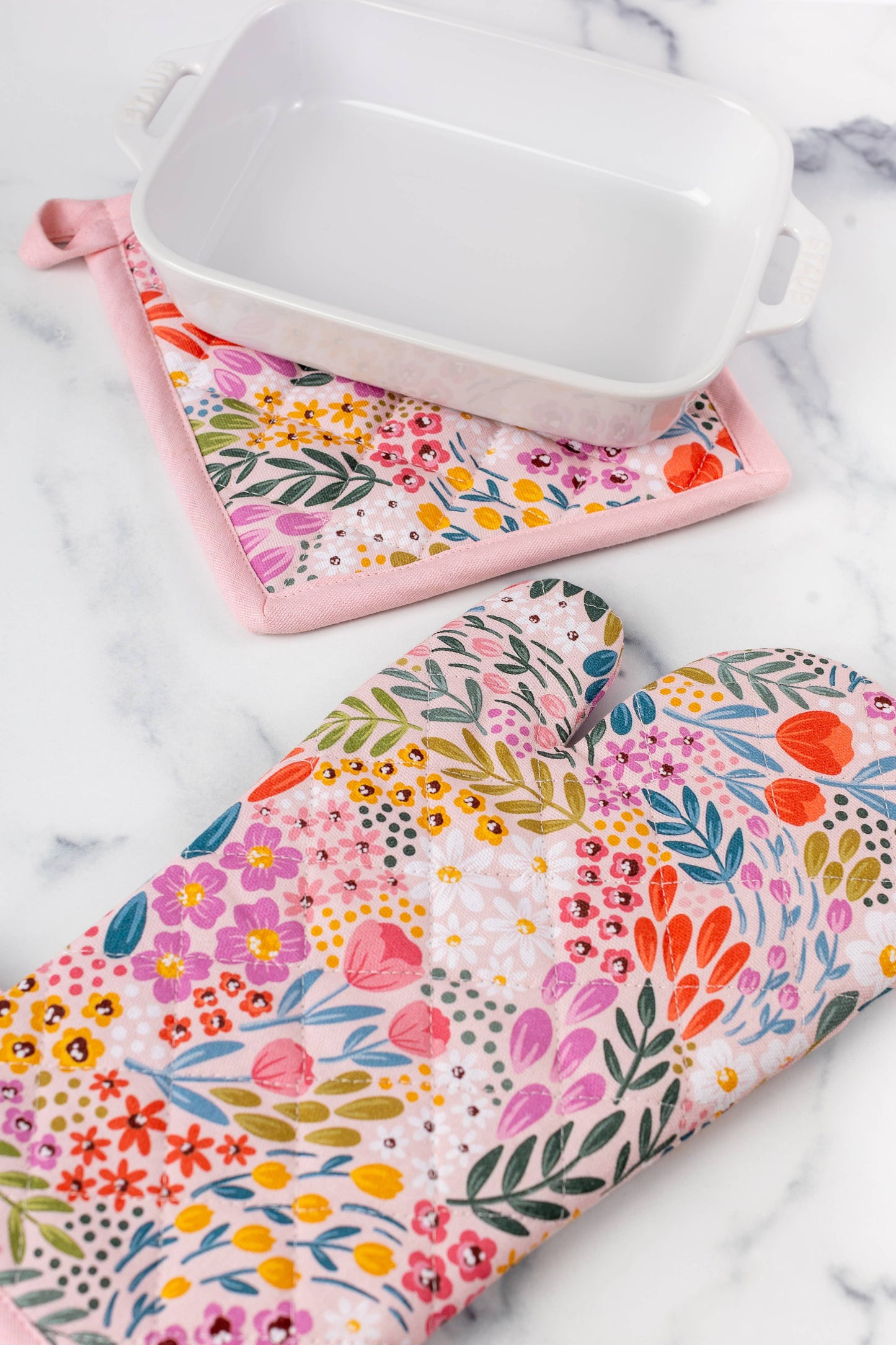 Summer Meadows Oven Mitt + Pot Holder Set