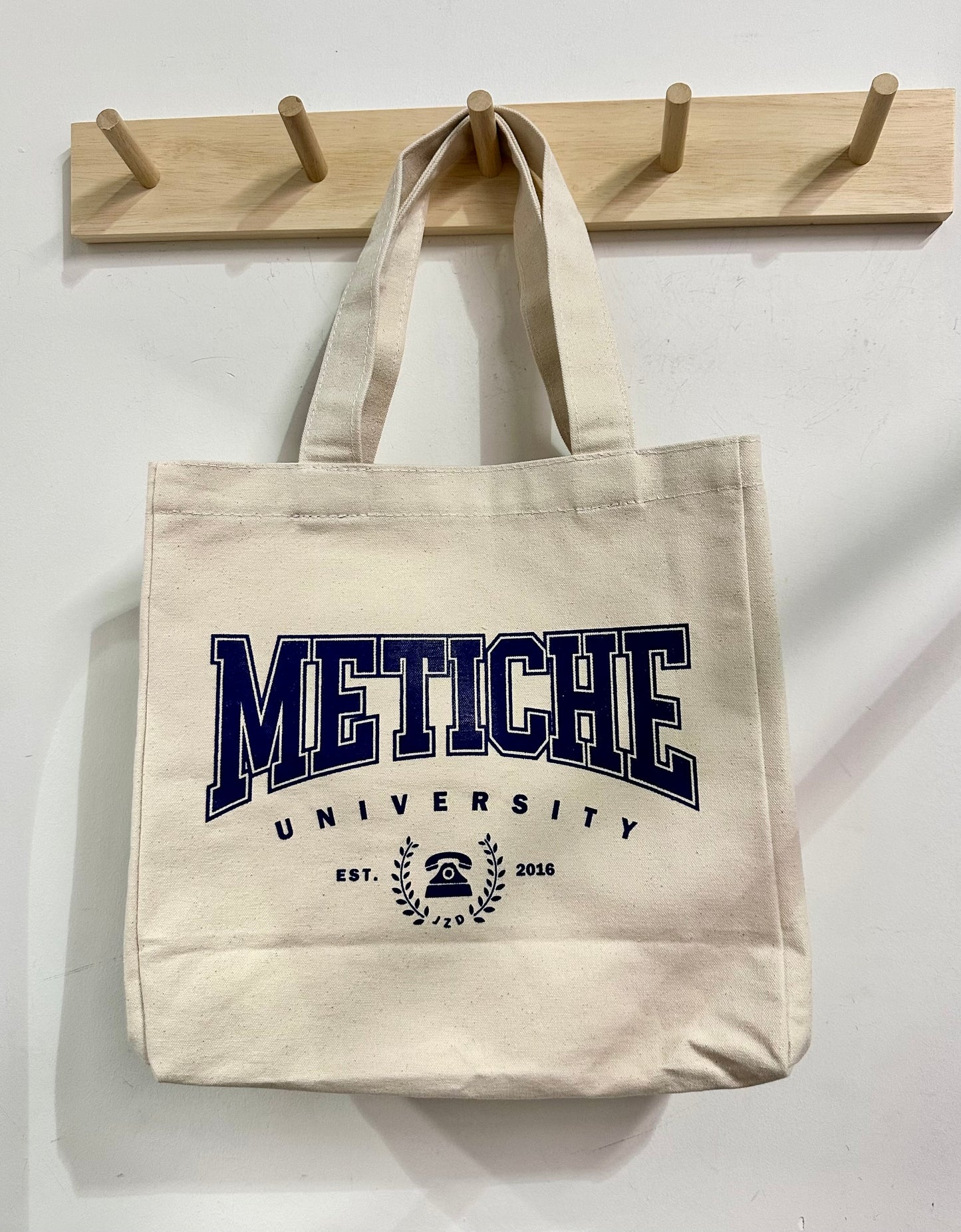 metiche tote bag