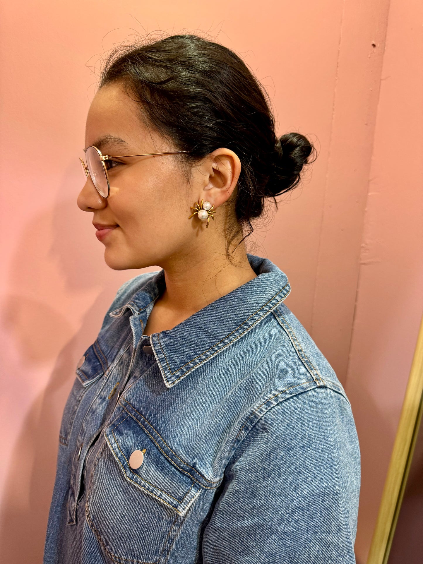 Spider pearl earrings