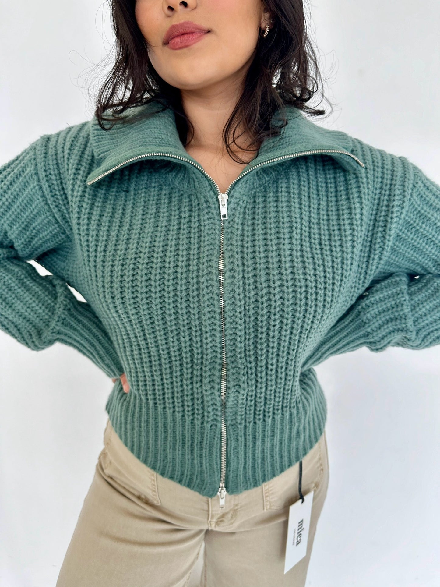 aliana sweater