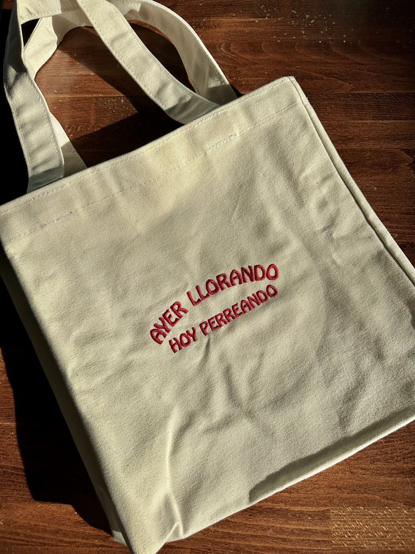 ayer llorando tote bag