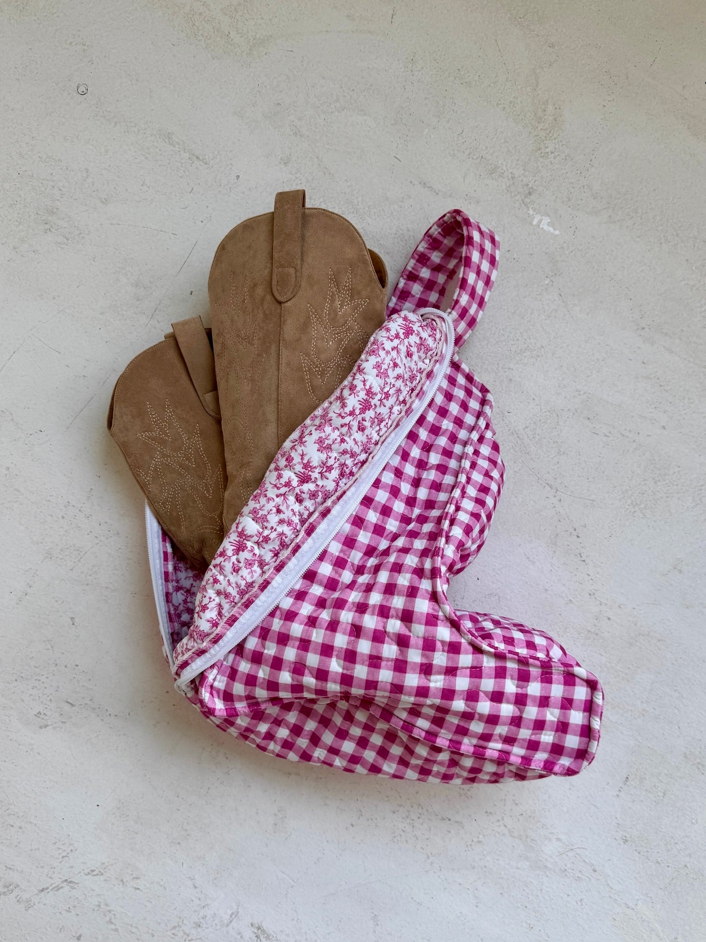 Annie pink gingham quilted boot bag