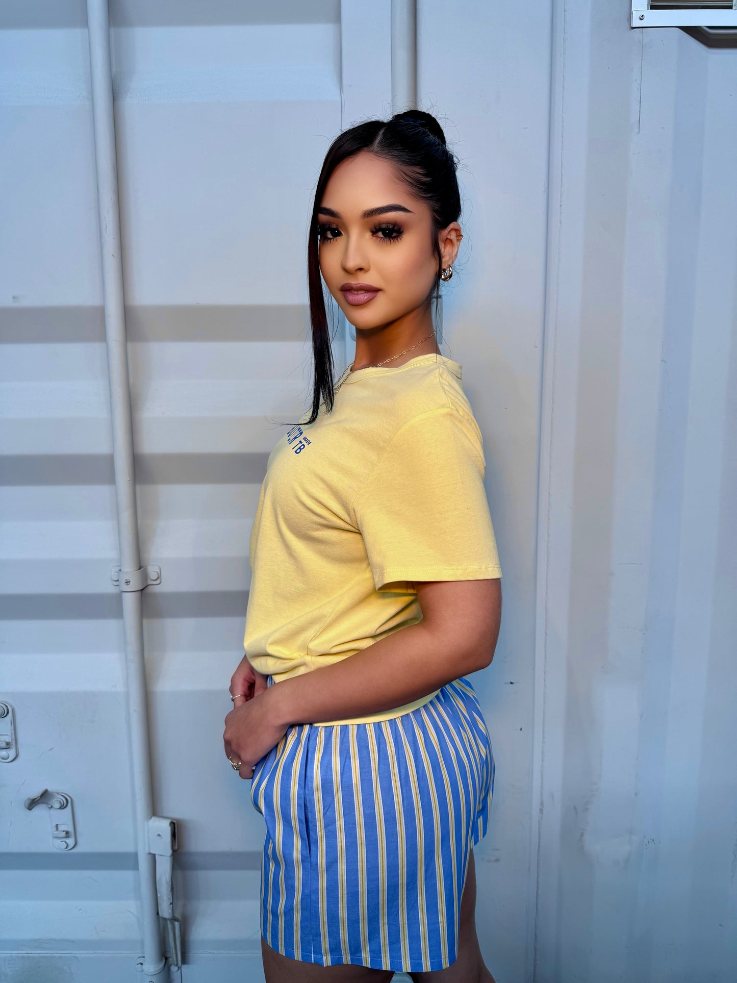 She’s blue boxer shorts