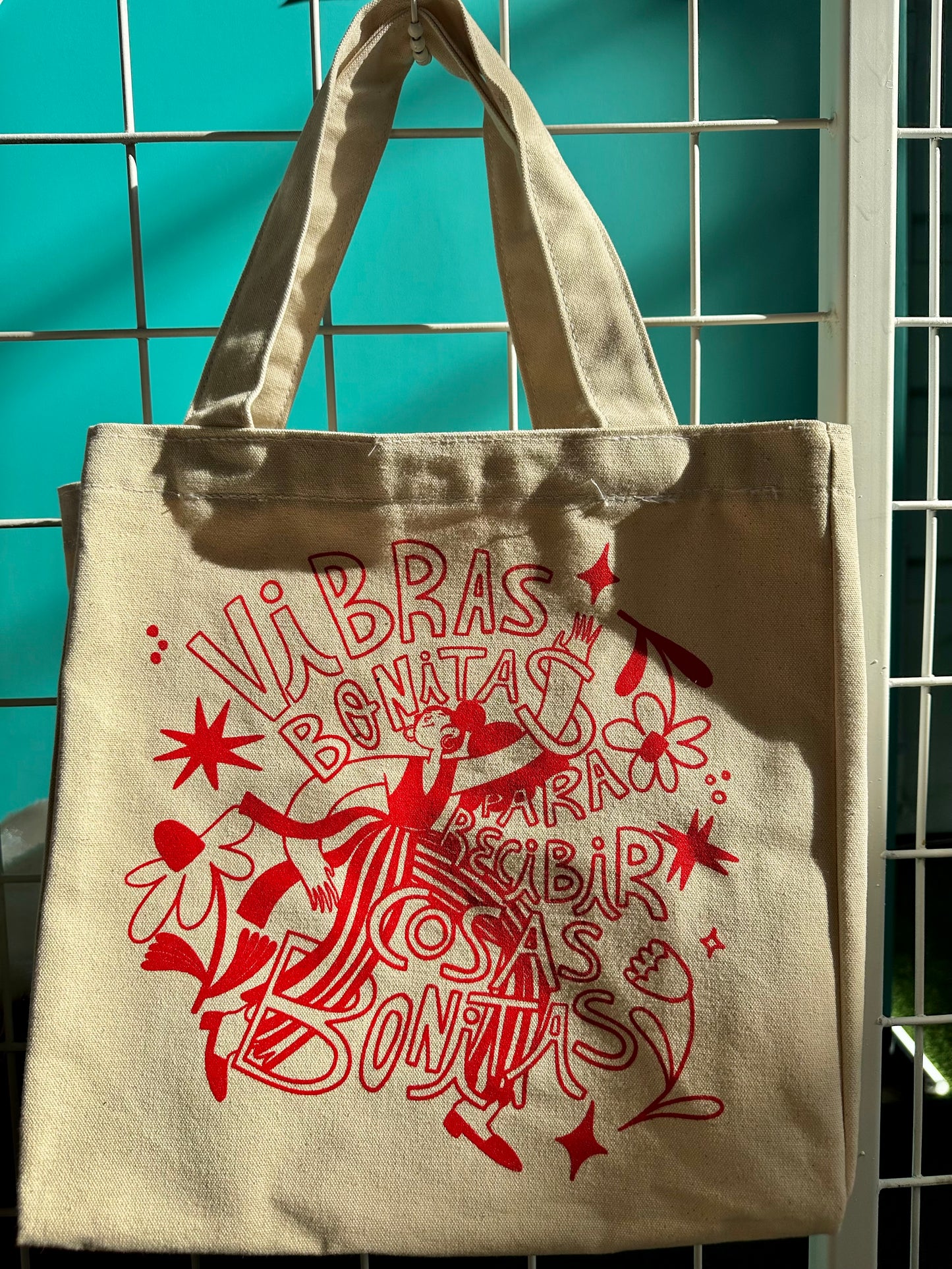 vibras bonitas tote bag