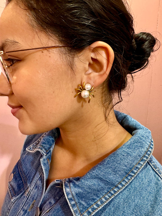Spider pearl earrings