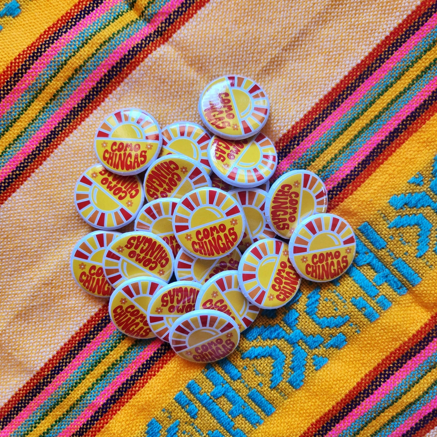 Como Chingas Pin-Back Button